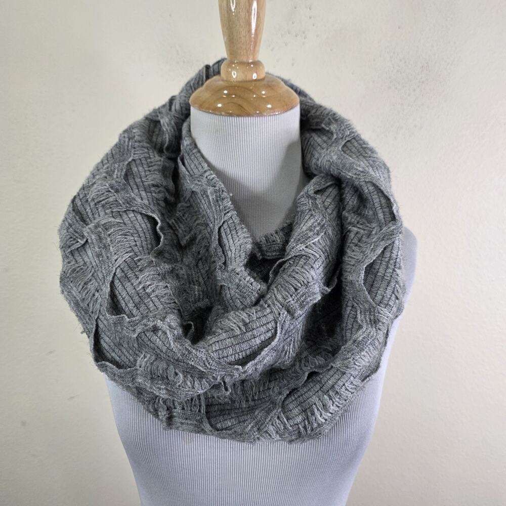 MADISON 88 Women's Gray Textured Knit Infinity Scarf Loop Sweater